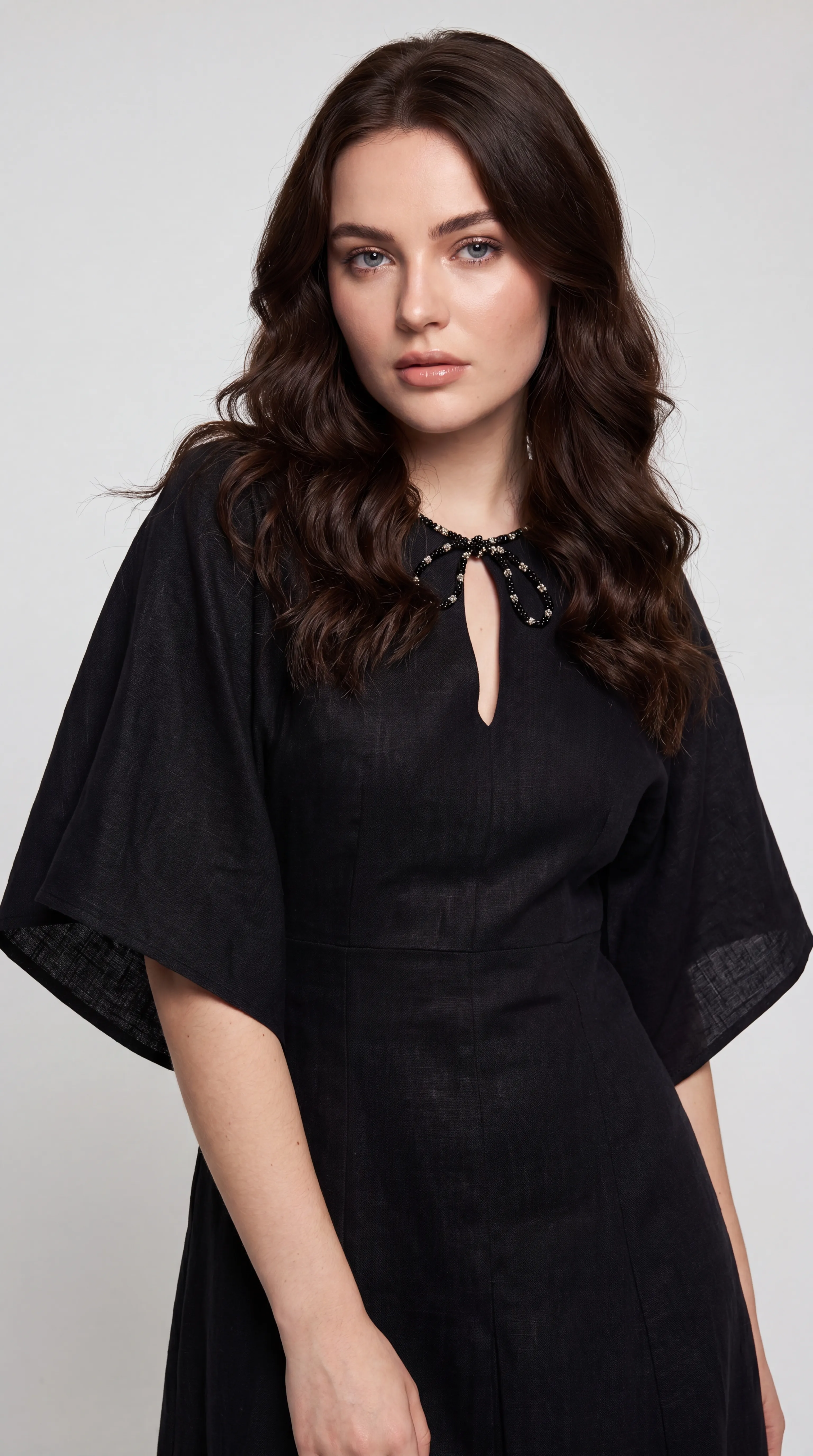 WOMANLY-2041 - 2