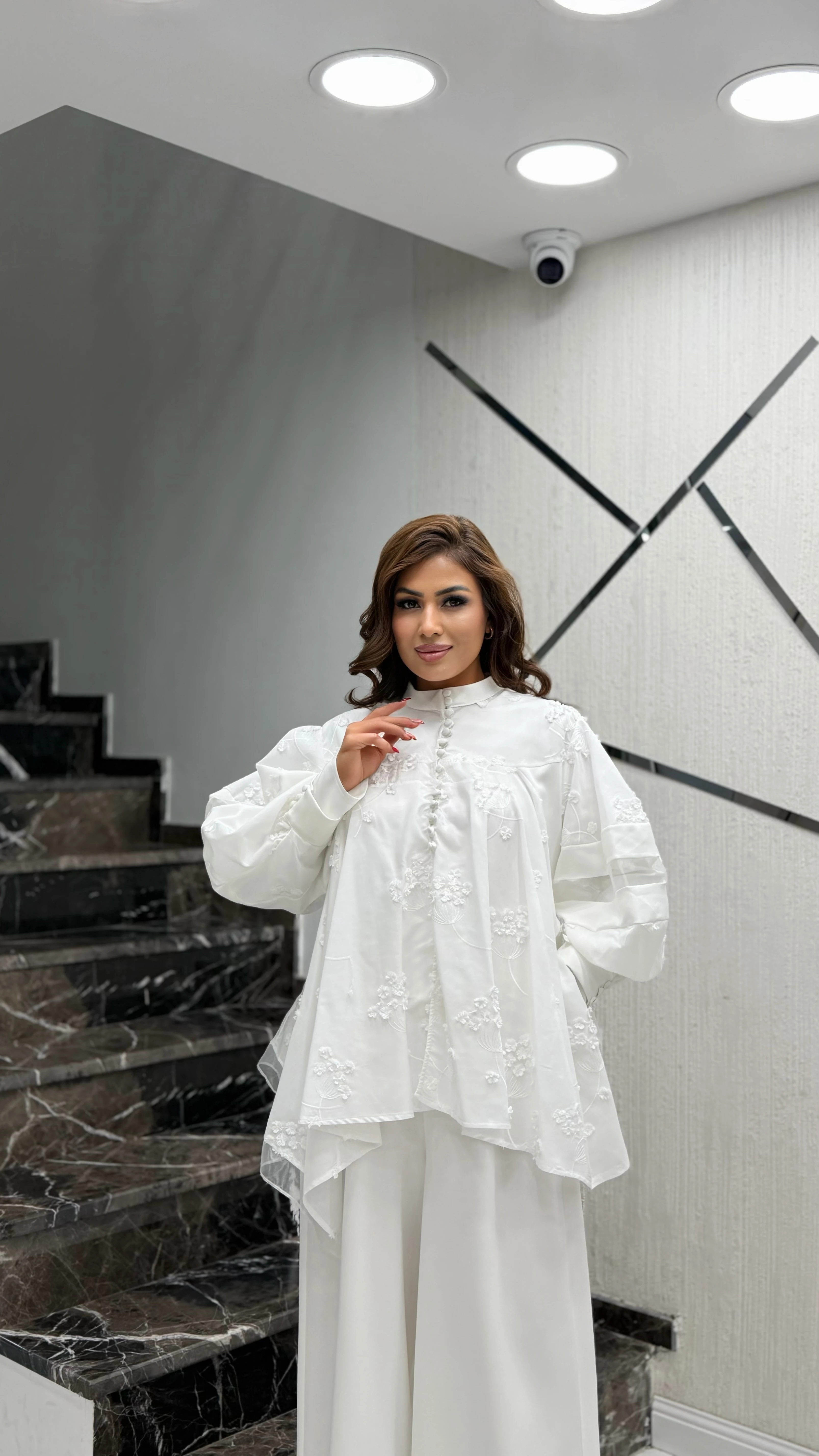 WHITE CORNER-1015 - 2